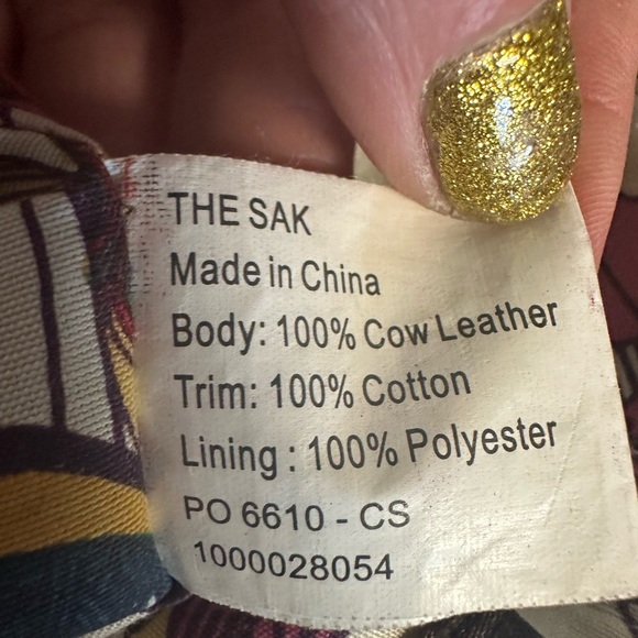 Buttery soft pale YELLOW genuine leather hobo style handbag - Picture 8 of 11